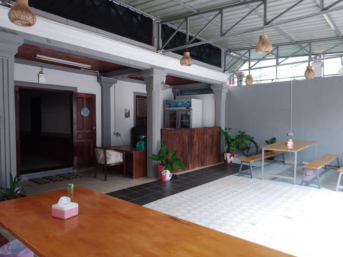 Funny Backpacker Hostel Luang Prabang Extérieur photo